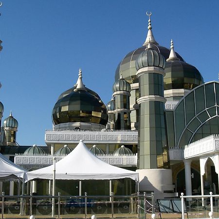 Rayyaz Inn Куала-Тренгану Экстерьер фото