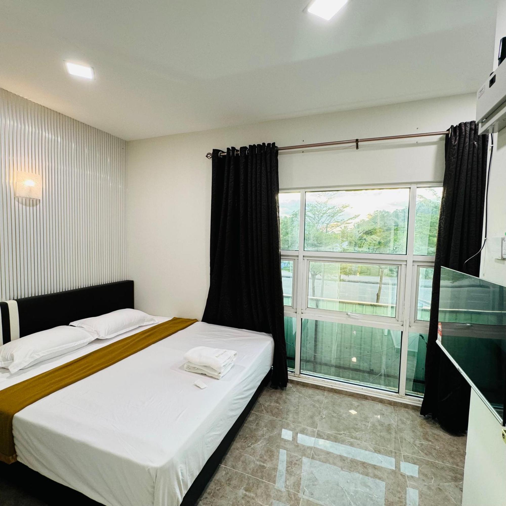 Rayyaz Inn Куала-Тренгану Экстерьер фото